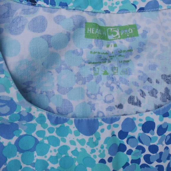 💥3 for $15💥 Healthpro Floral Nursing Scrub Top MED - Picture 2 of 6